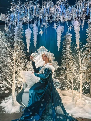Christmas Pottery Painting with The Ice Princess at Woburn Sands