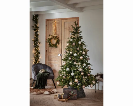 Priestly 6ft Pre-Lit Christmas Tree - image 2