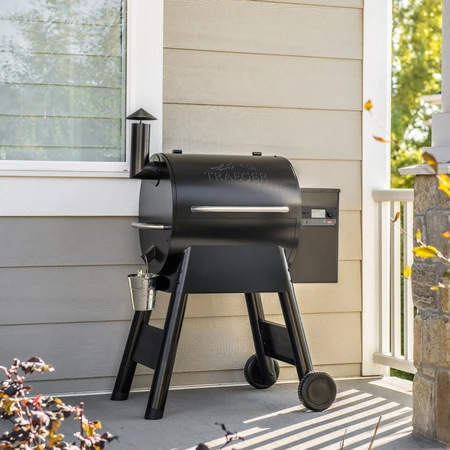 Traeger PRO 575 BLACK INTERNATIONAL - image 1