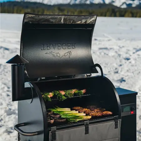 Traeger PRO 575 BLACK INTERNATIONAL - image 2