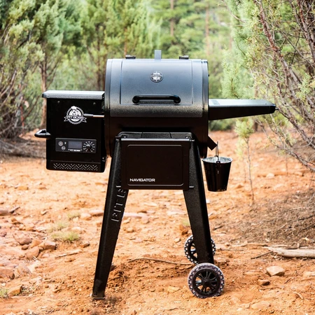 Pit Boss Navigator 550 - image 1
