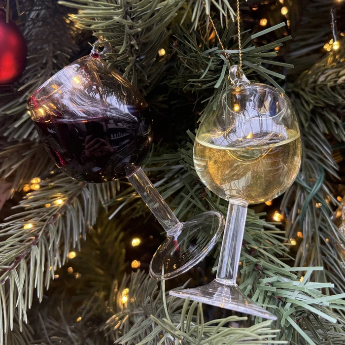 TD Glass Decs 2 Assorted Wine