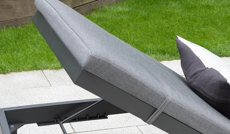 Elba Lounger With Cushion - image 2