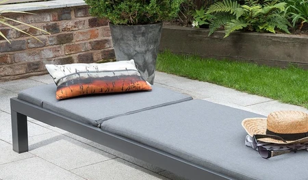 Elba Lounger With Cushion - image 3