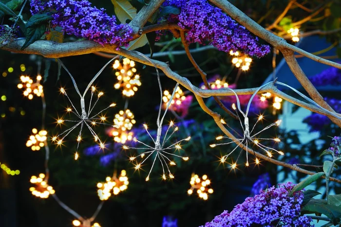 10 Starburst Solar String Lights - image 1