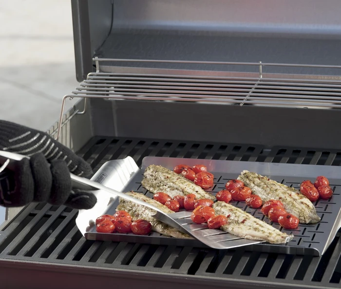 Weber Deluxe Grilling Pan - image 2