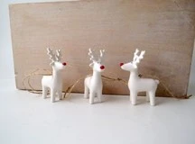 GB 7.5Cm White Reindeer W Red Nose Dec
