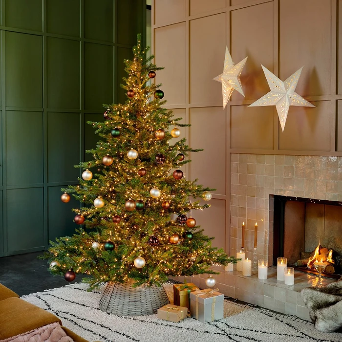T17 Rivington 7Ft Spruce Xmas Tree - image 5