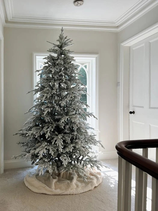 T87 Arcadia Flocked Tree 210Cm 7ft - image 1