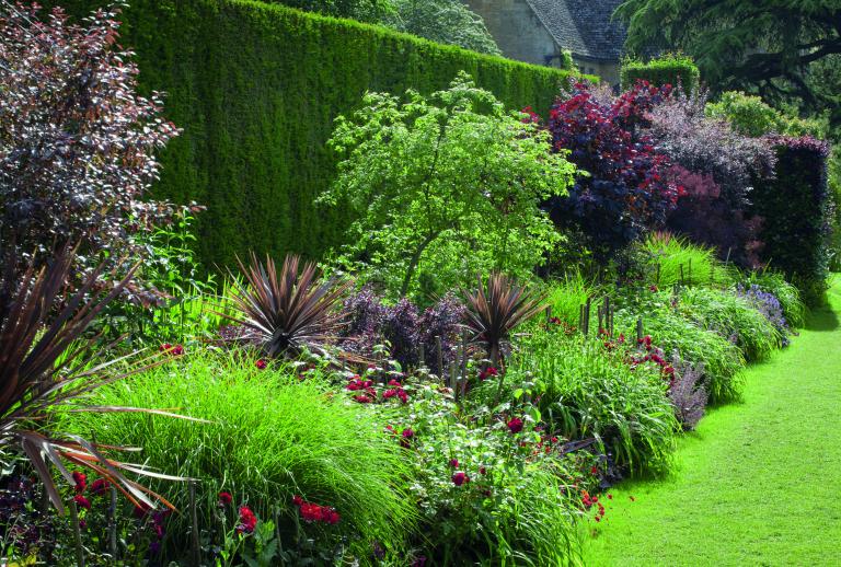 Hidcote, Gloucestershire – The Red Borders
