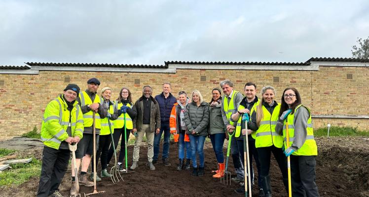 Harlow Garden Centre help to save local allotment